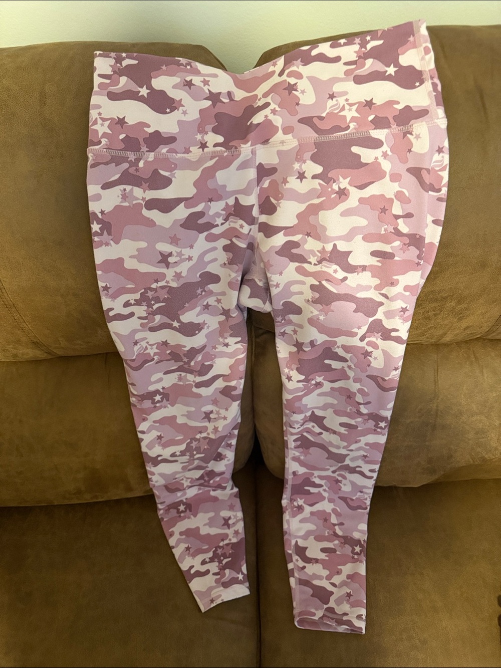 Fabletics Pink Camouflage Star Leggings